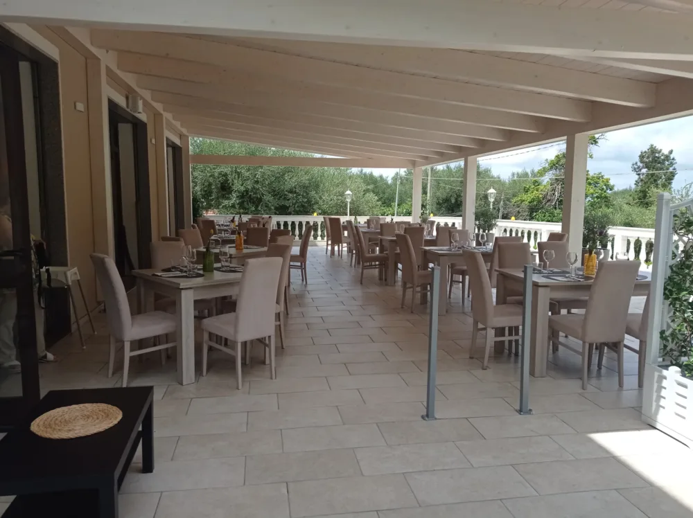 Dehors del Ristorante Heraion a Novi Velia nel Cilento Dehors del Ristorante Heraion a Novi Velia nel Cilento