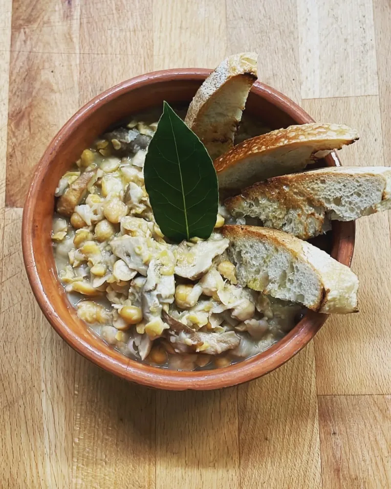 Zuppetta di ceci e porcini del Ristorante Heraion Zuppetta di ceci e porcini del Ristorante Heraion