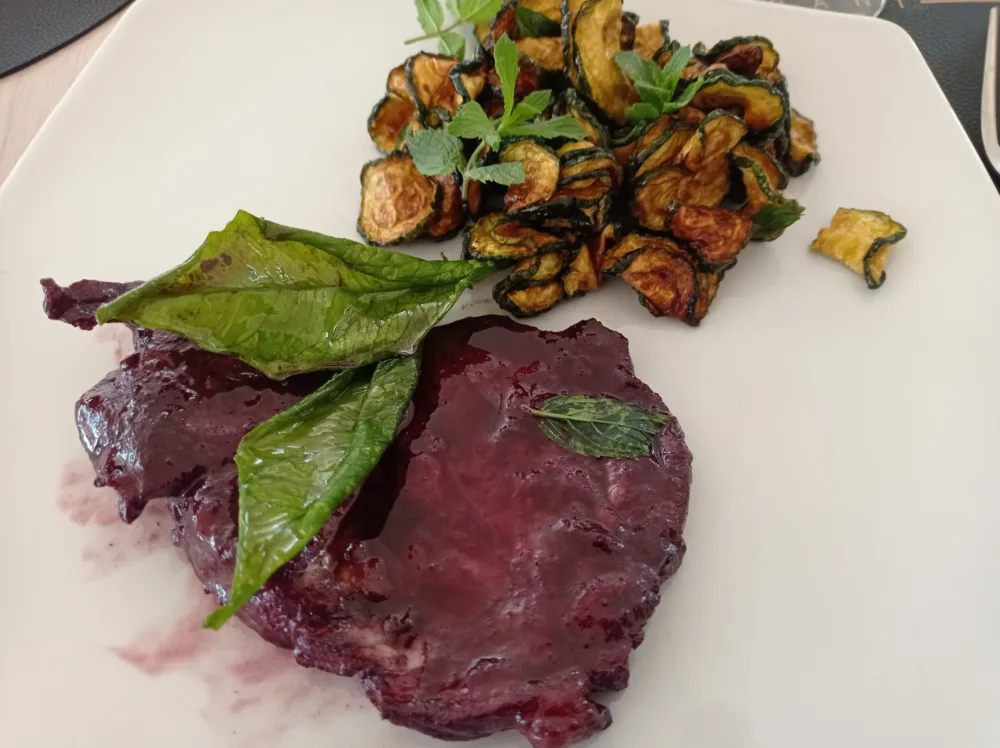 Capocollo di maiale all'Aglianico con zucchine alla scapece del Ristorante Heraion Capocollo di maiale all'Aglianico con zucchine alla scapece del Ristorante Heraion